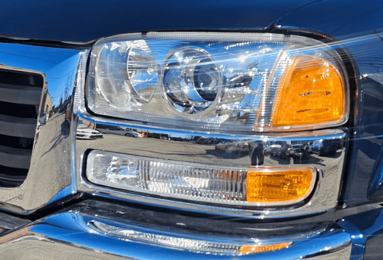 1999 - 2006 GMC Sierra LED Projector Headlights GMT800 - HIDprojectors